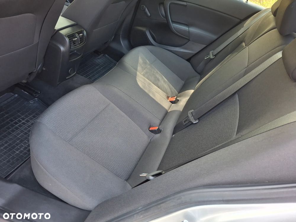 Opel Insignia 1.6 - 9