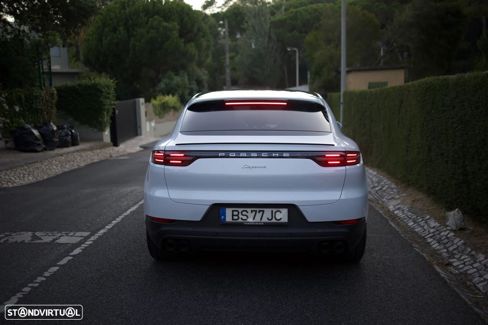 Porsche Cayenne Coupé E-Hybrid - 11