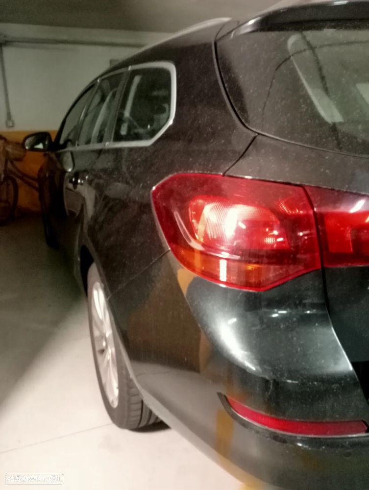 Opel Astra Sports Tourer - 8