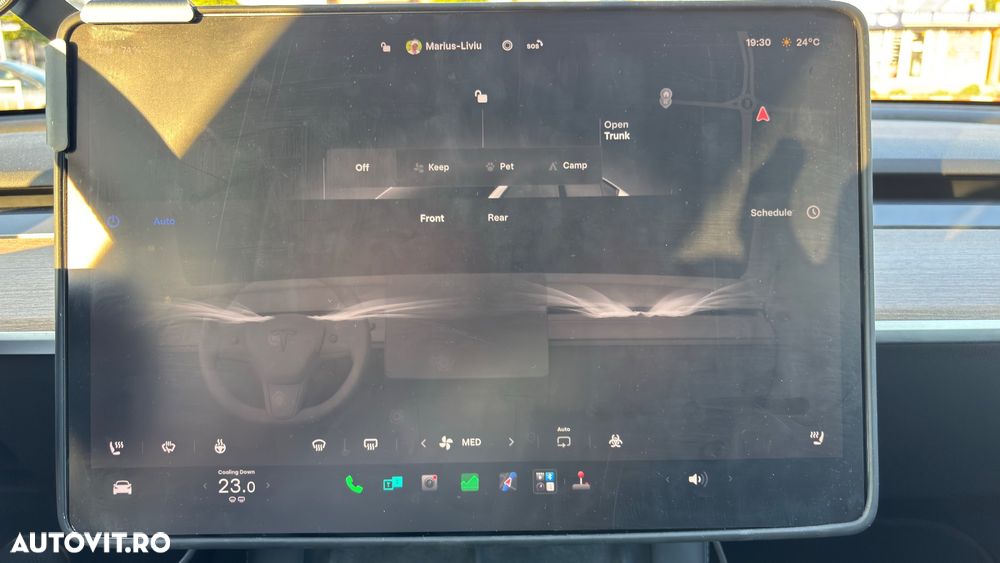 Tesla Model Y - 15
