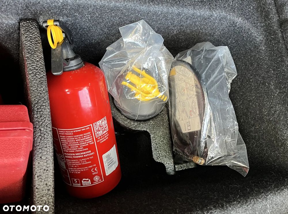 BMW Seria 3 320d xDrive Sport-Aut Luxury Line - 29