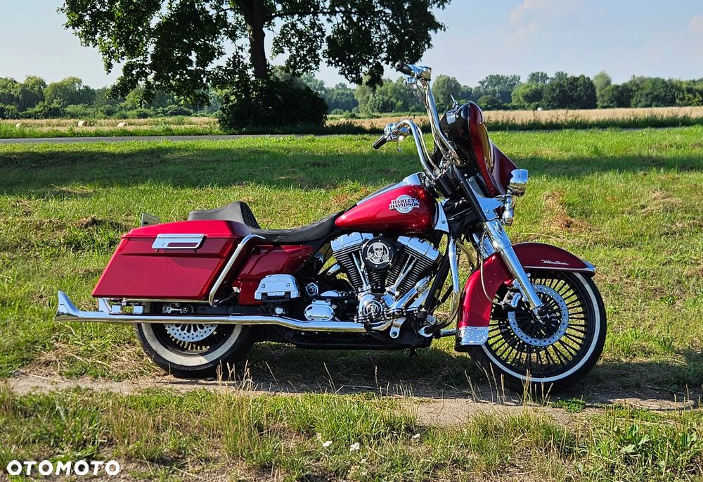 Harley-Davidson FLHTCU Ultra - 2