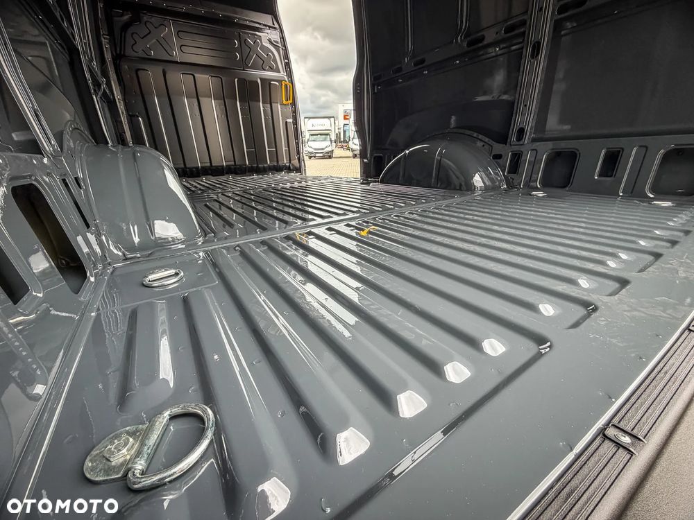 Iveco Daily 35S16HA8 V 2.3 Diesel 160KM AT8 (Zf) - 19