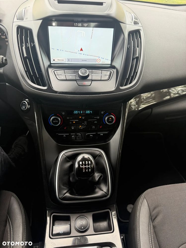 Ford Kuga 2.0 TDCi 4x4 Titanium - 39