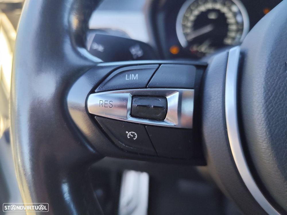 BMW X2 18 d sDrive Auto X Pack M - 28