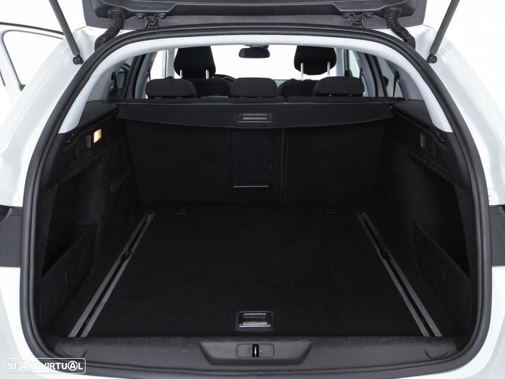 Peugeot 308 SW - 11