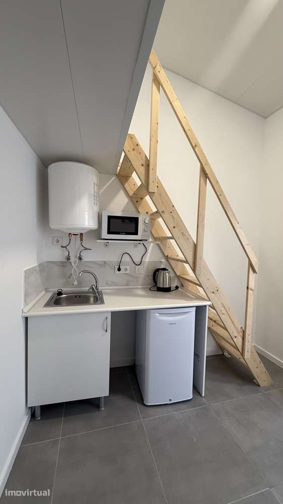 Estúdio Duplex Moderno em Almada - Grande imagem: 3/7