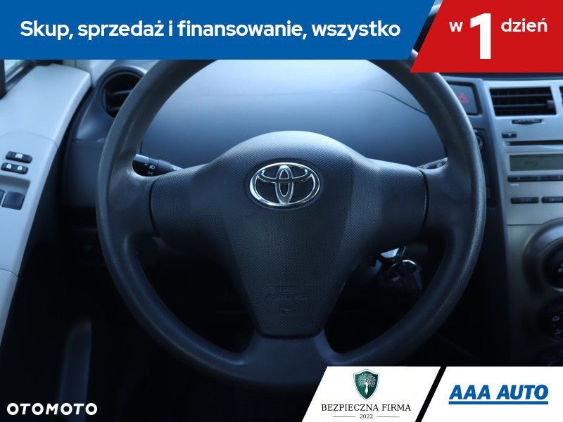 Toyota Yaris - 18