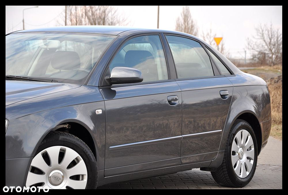 Audi A4 Limousine - 12