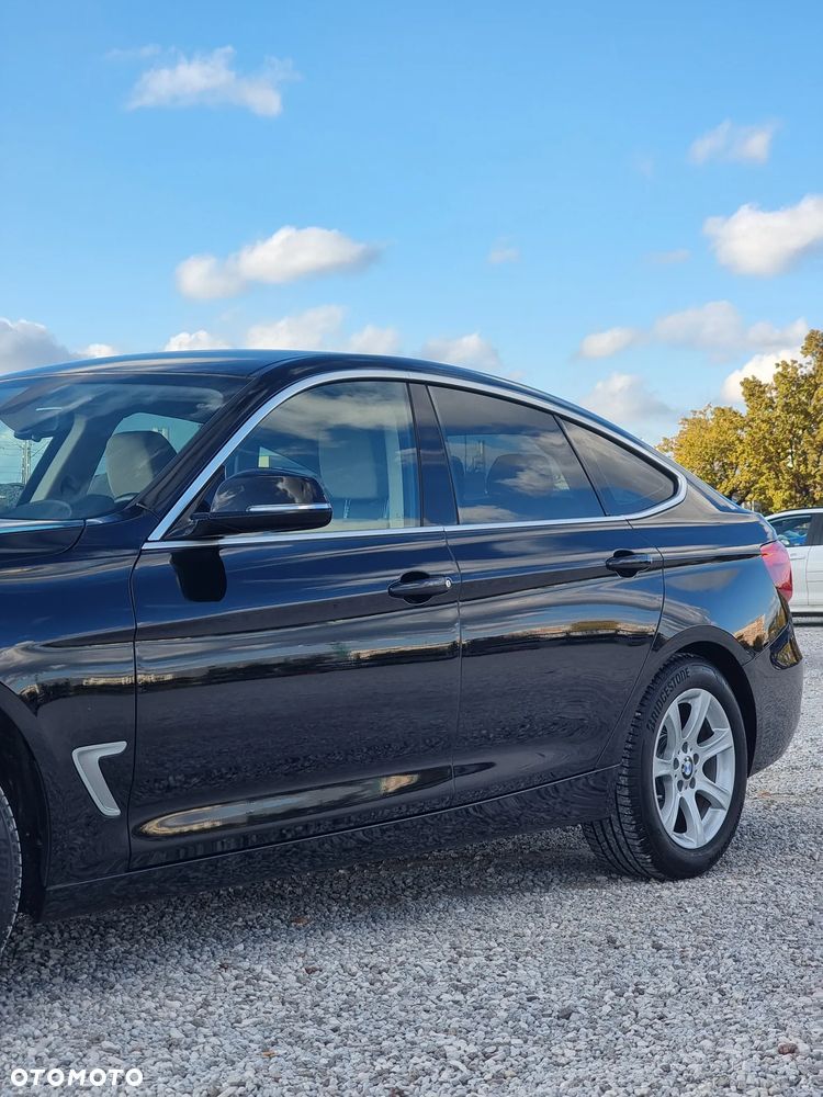 BMW Seria 3 320i - 13