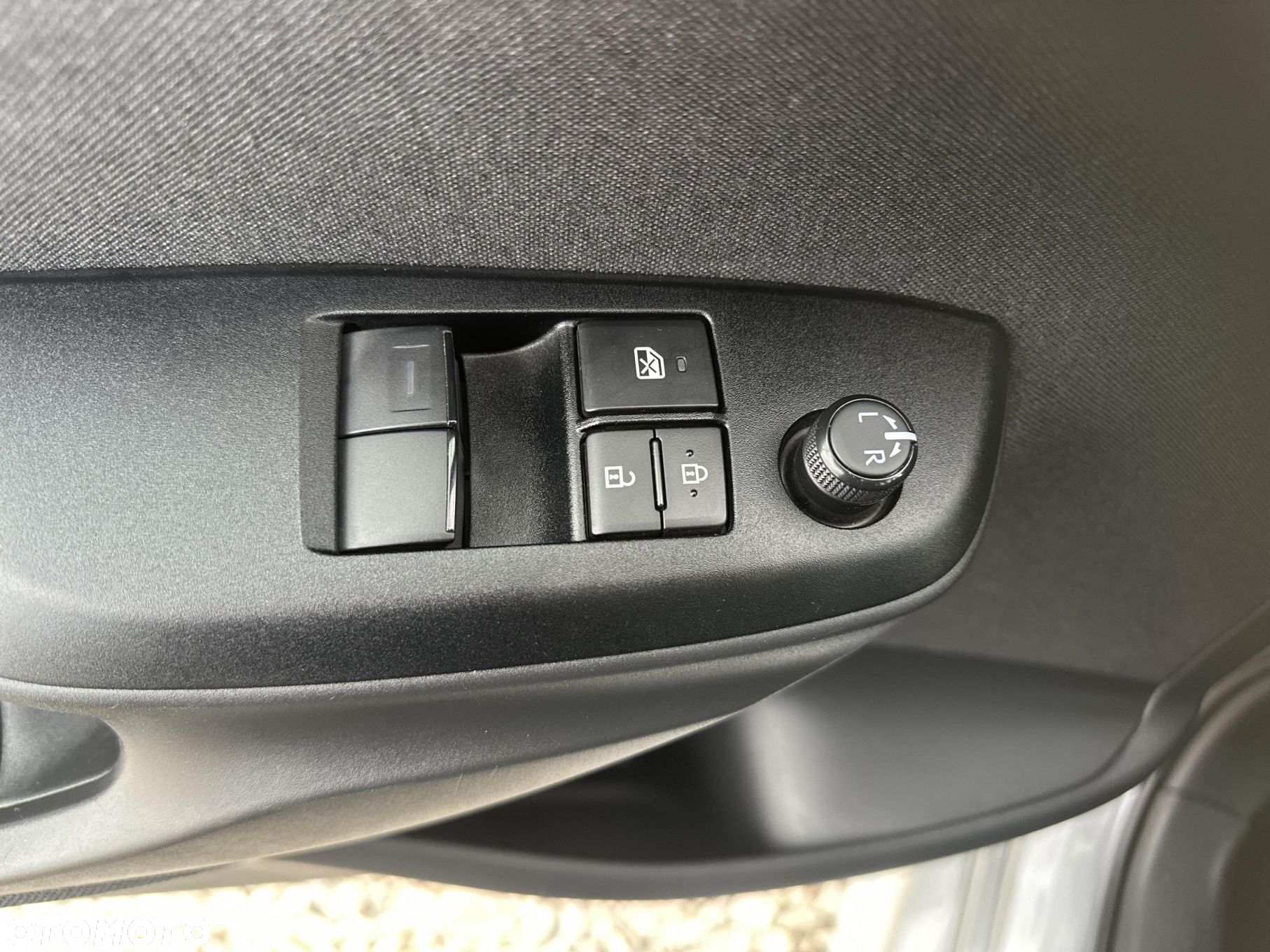 Toyota Yaris - 10