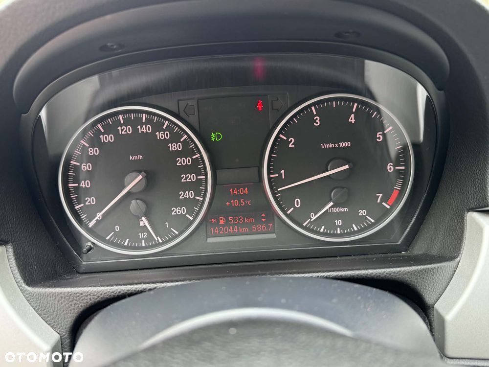 BMW Seria 3 318i - 26