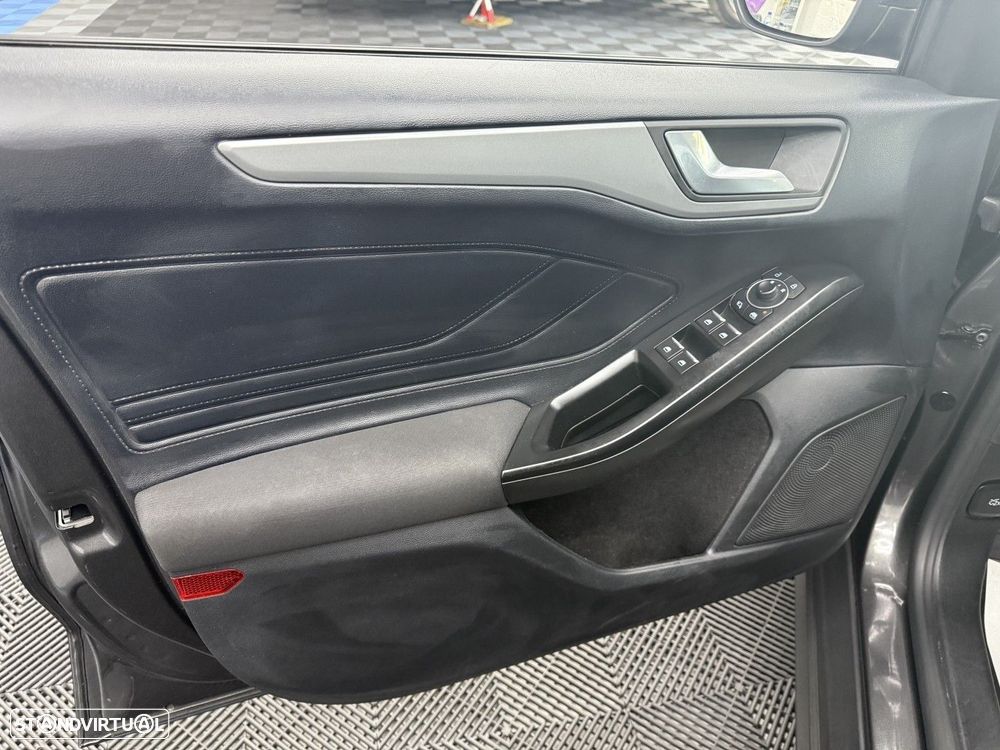 Ford Focus 1.0 EcoBoost MHEV Connected - 11