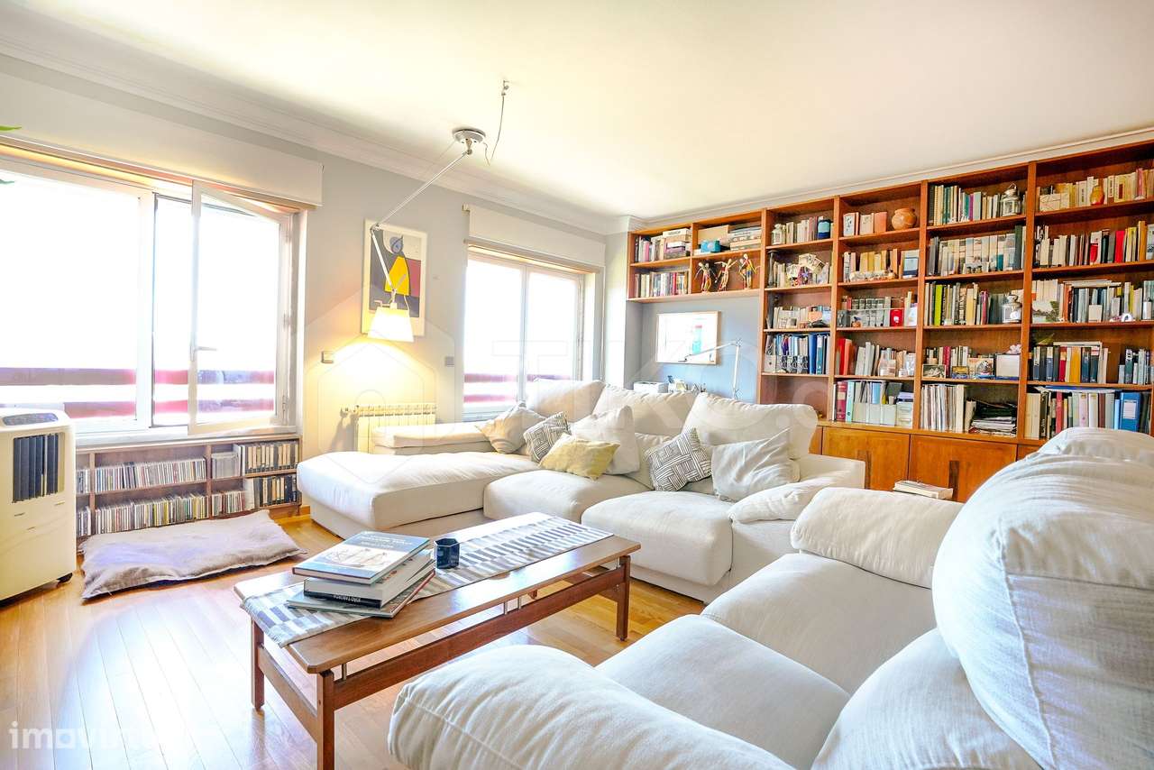 T3 COM 139 M², 2 LUGARES DE GARAGEM E ARRECADAÇÃO | TELHEIRAS, LISBOA - Grande imagem: 3/31