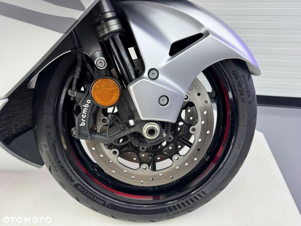 Suzuki GSX - 9