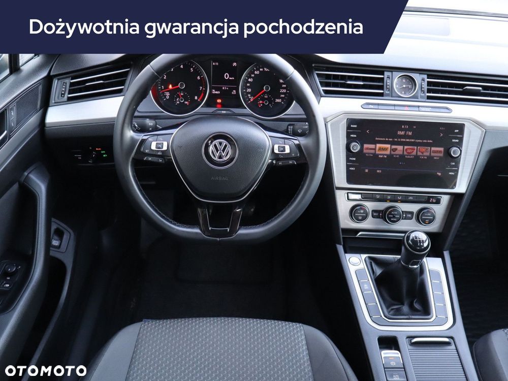 Volkswagen Passat - 9