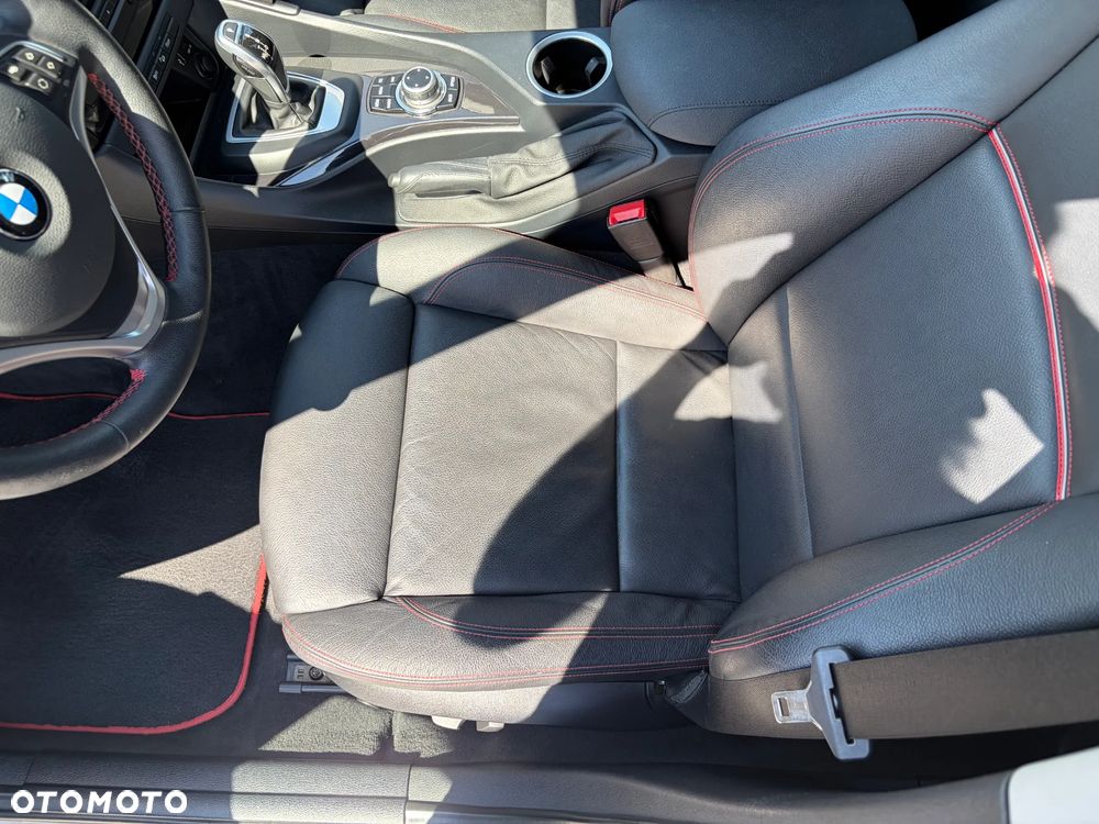 BMW X1 xDrive18d Sport Line - 32