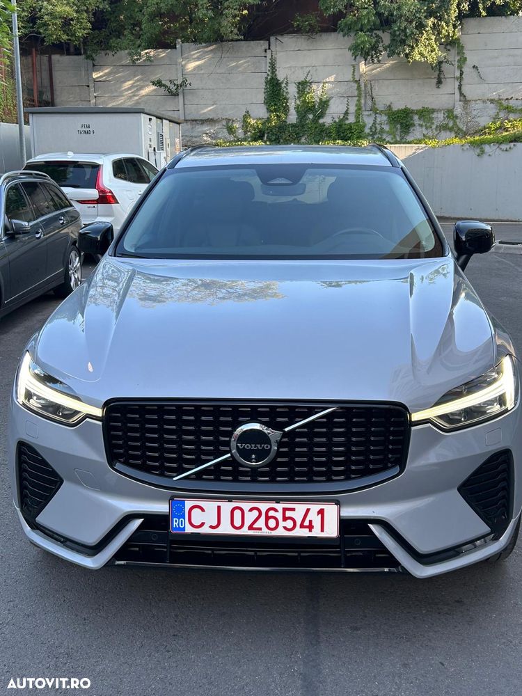 Volvo XC 60 B4 MHEV AT8 FWD Momentum - 1