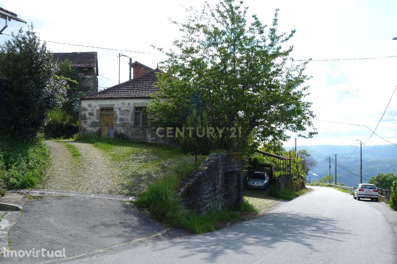 Moradia para reabilitar em Montalegre - Grande imagem: 2/16