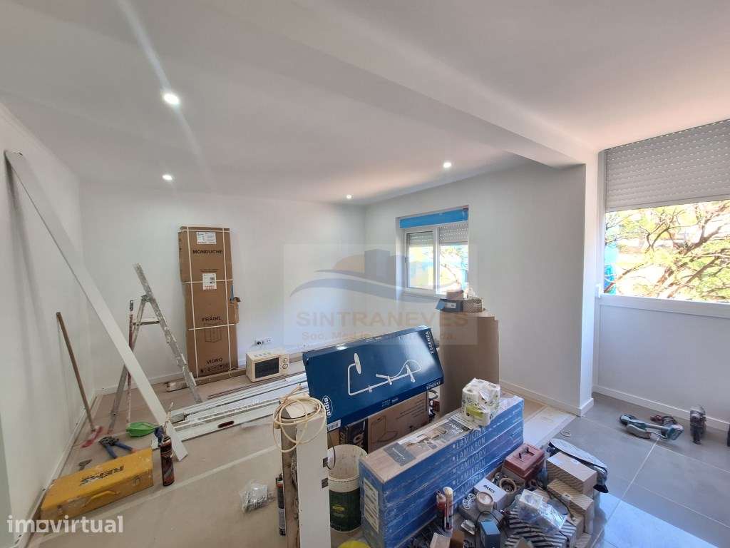 Apartamento T2 na Venteira, remodelado, com varanda - Grande imagem: 4/13