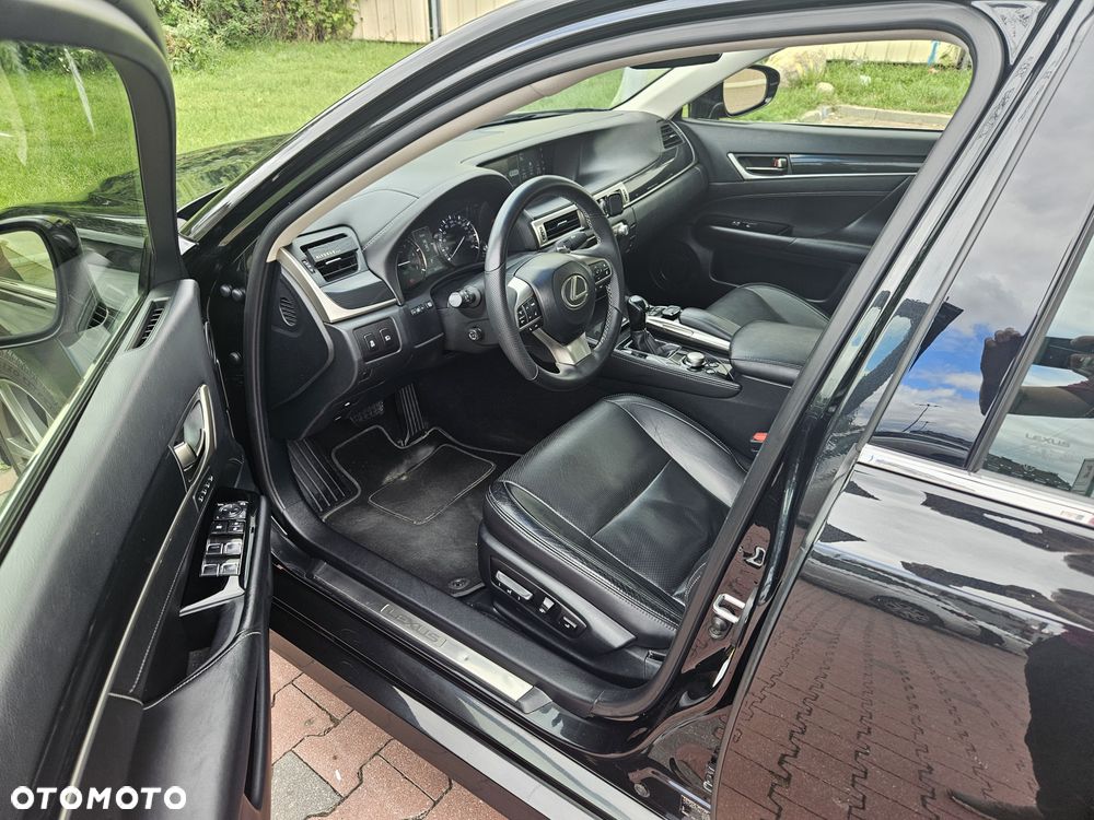 Lexus GS 300h - 8