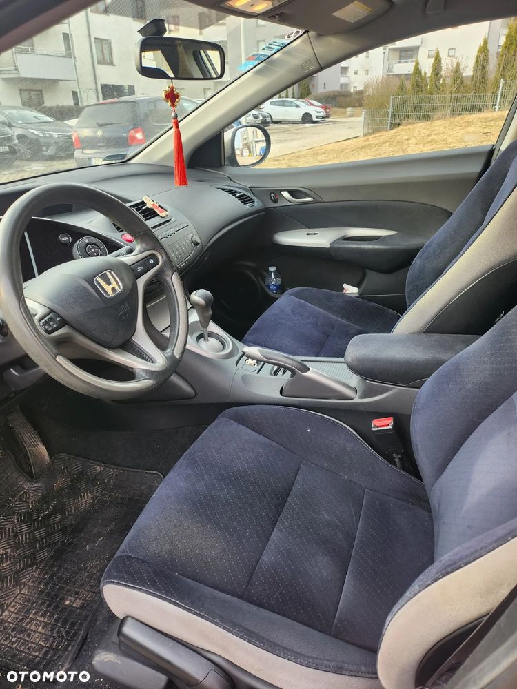 Honda Civic 1.8 Comfort - 11