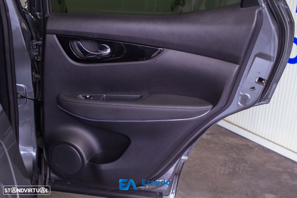 Nissan Qashqai 1.5 dCi N-Connecta - 33