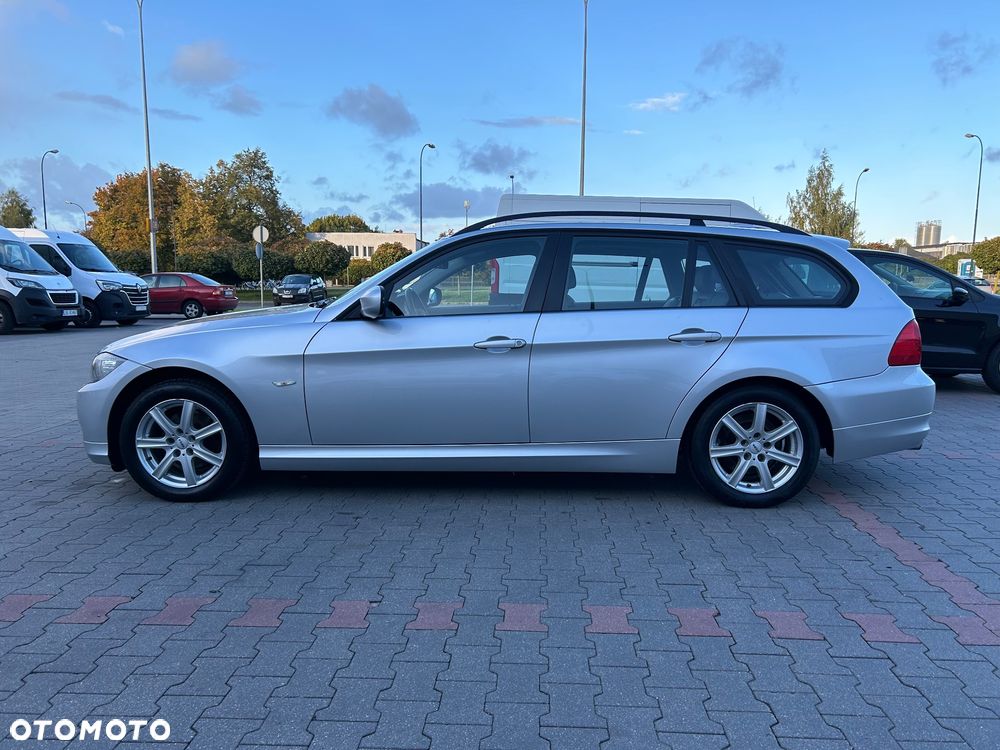 BMW Seria 3 318i Edition Exclusive - 4