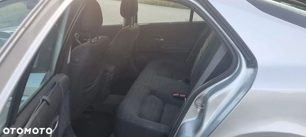 Renault Laguna 2.0 16V Authentique - 10