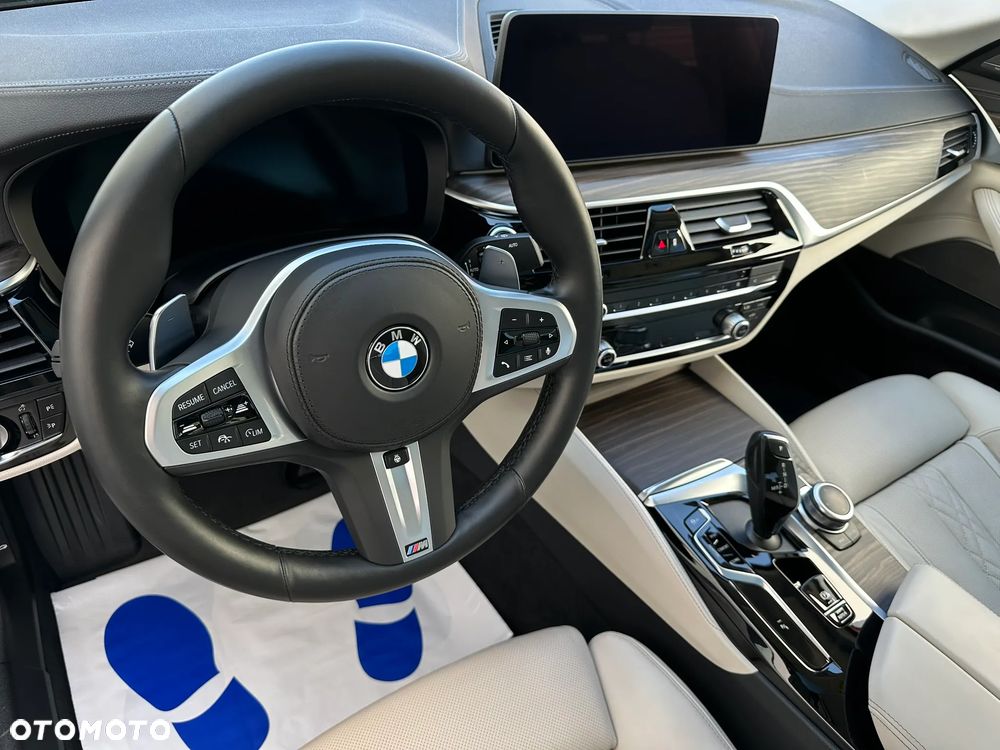 BMW Seria 5 540d xDrive mHEV sport - 15