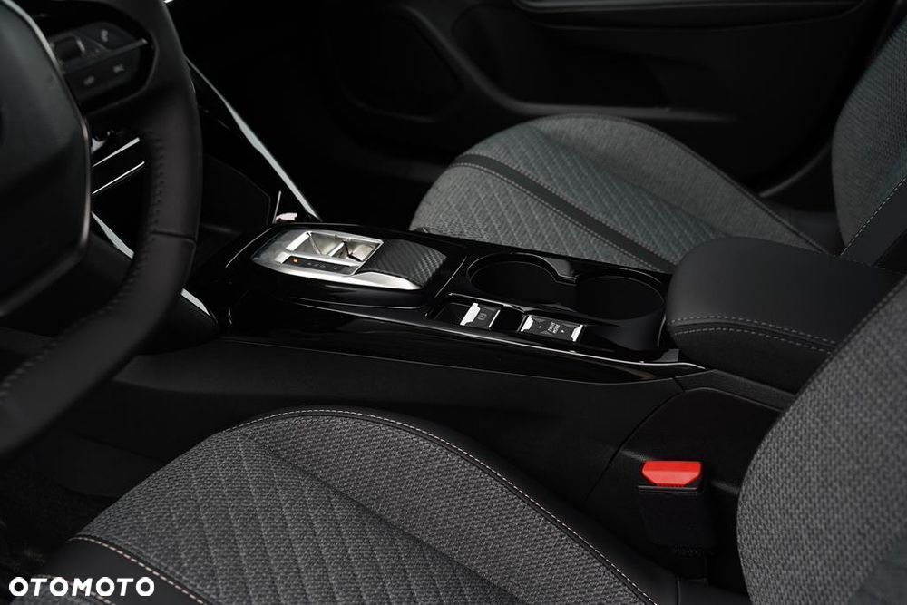 Peugeot 2008 PureTech mHEV Allure e-DCS6 - 20