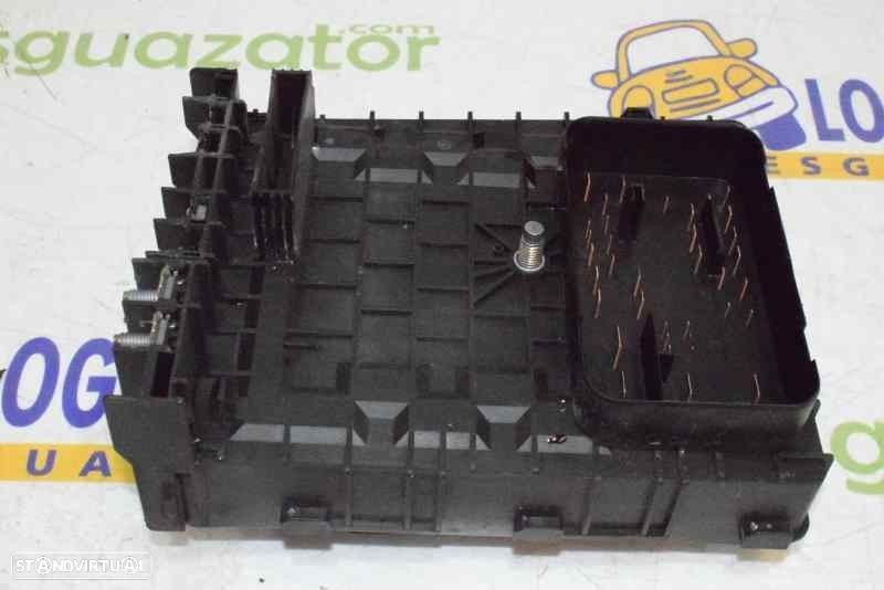 CAIXA RELÉS / FUSÍVEIS VOLKSWAGEN GOLF V 2006 -1K0937125A - 1