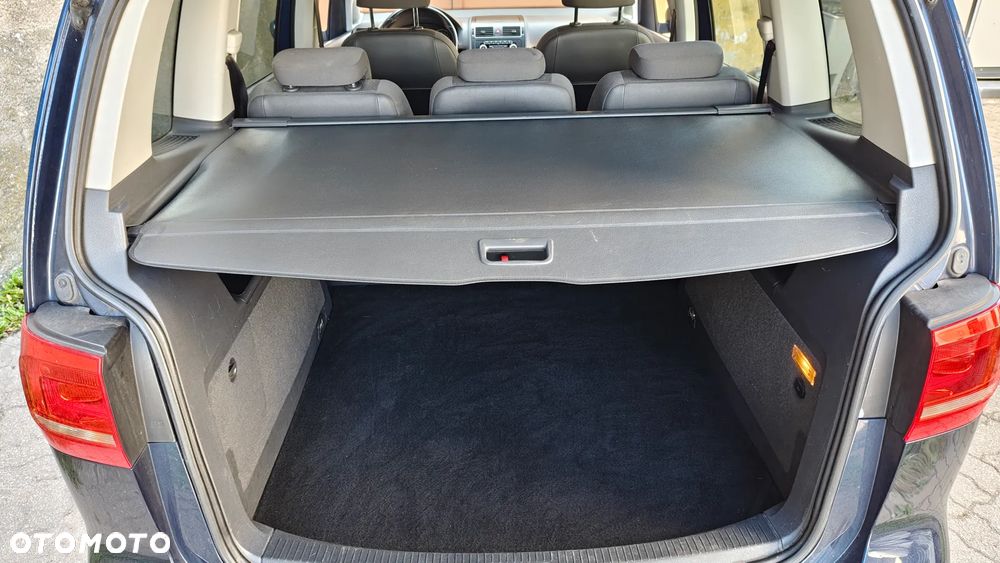 Volkswagen Touran - 20