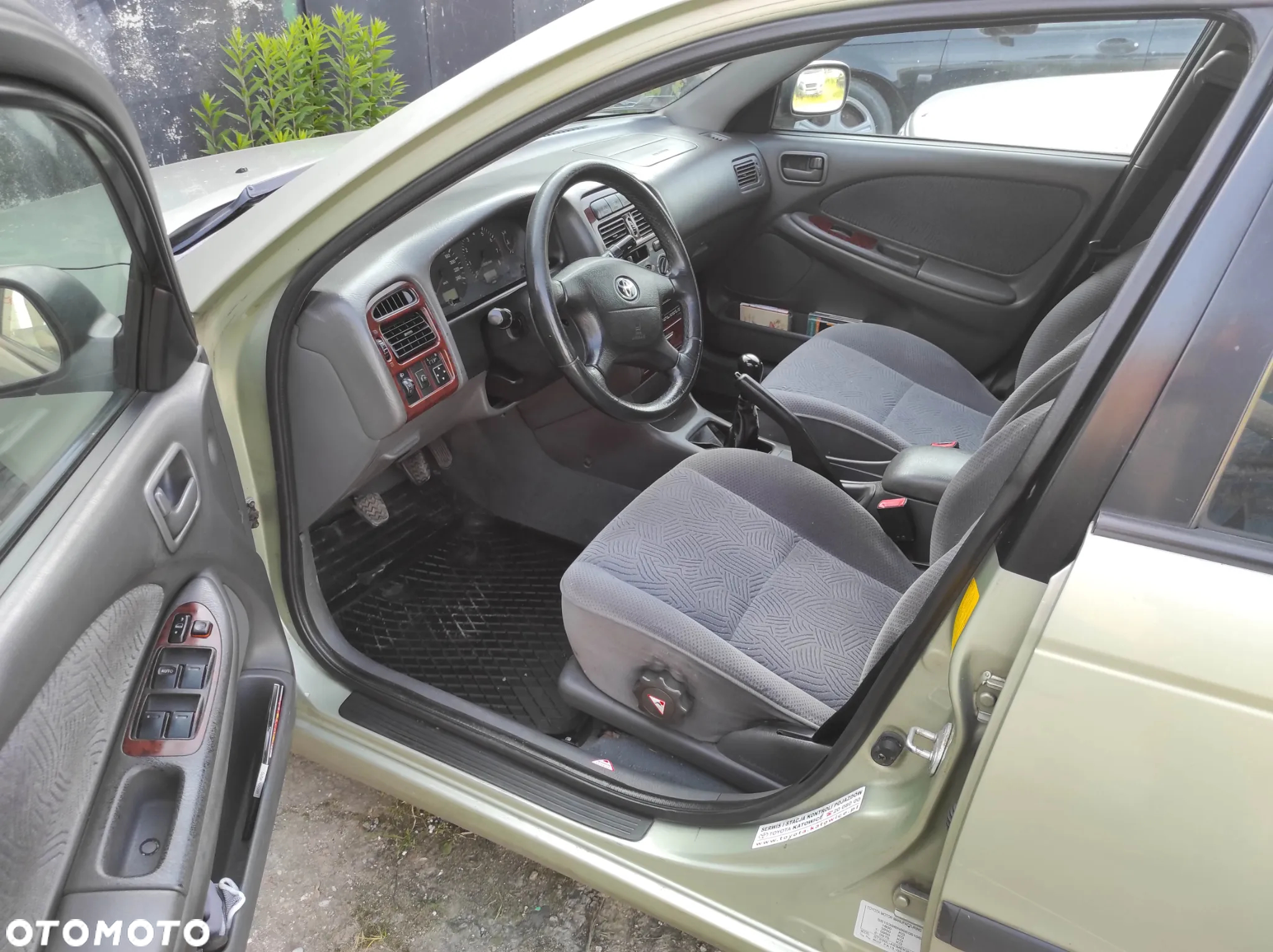 Toyota Avensis 2.0 Sol - 4