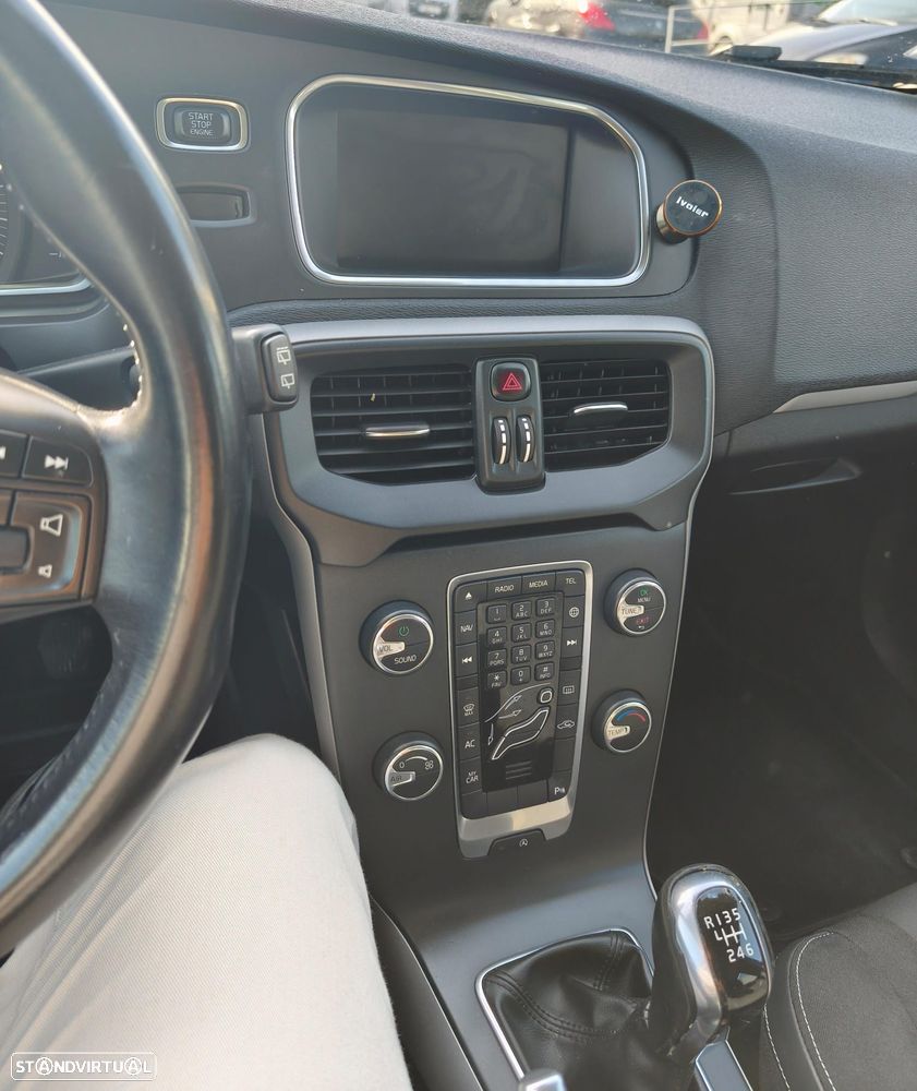 Volvo V40 D2 Momentum - 4