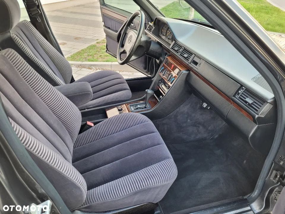 Mercedes-Benz 280 - 20