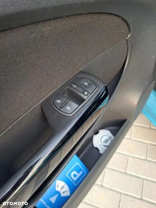 Opel Corsa 1.4 16V 111 - 21