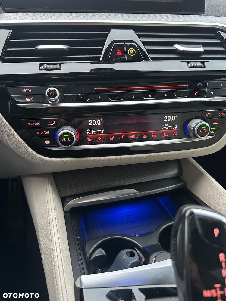 BMW Seria 5 530i GPF xDrive M Sport sport - 32