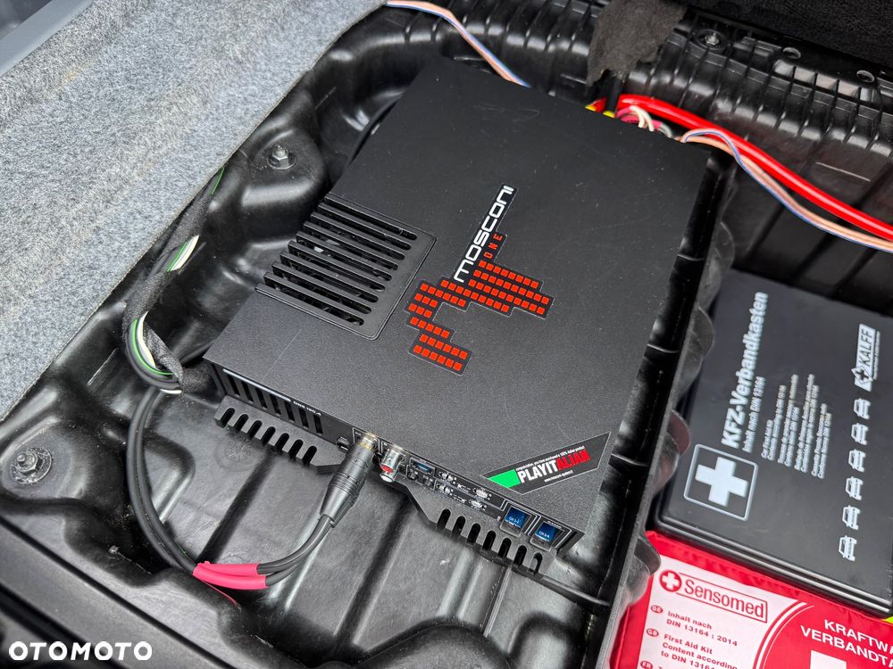 BMW Seria 3 320i - 33