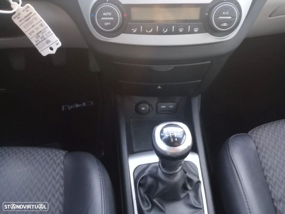 Kia Ceed SW 1.4 CVVT EX ISG - 17