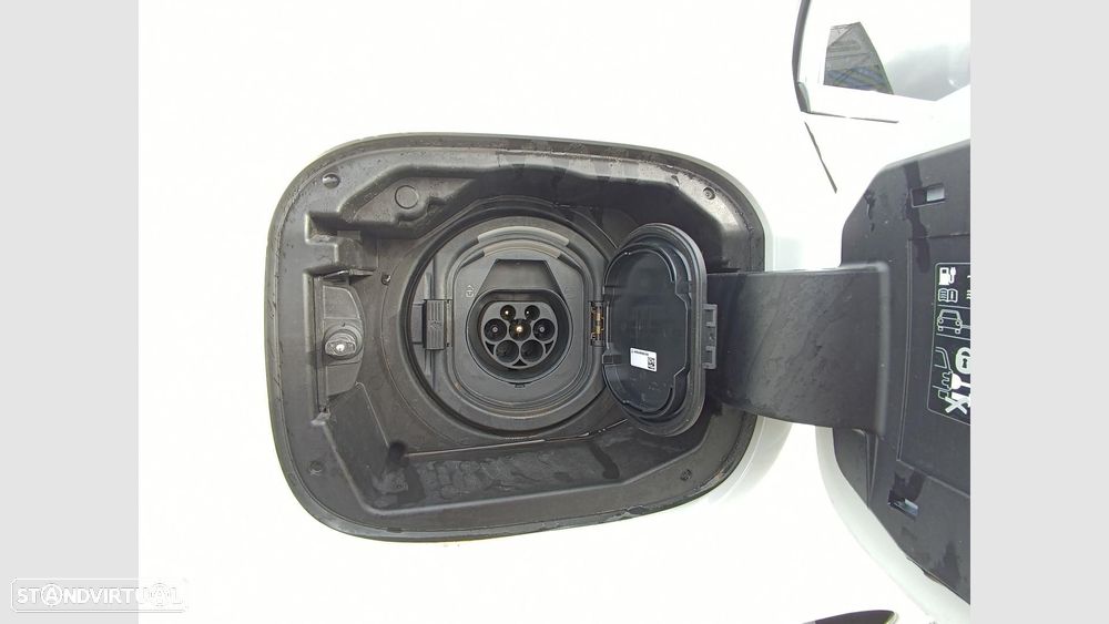 Mercedes-Benz A 250 e - 21