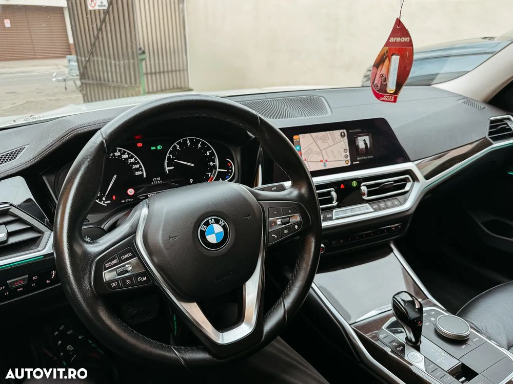 BMW Seria 3 320i AT - 8