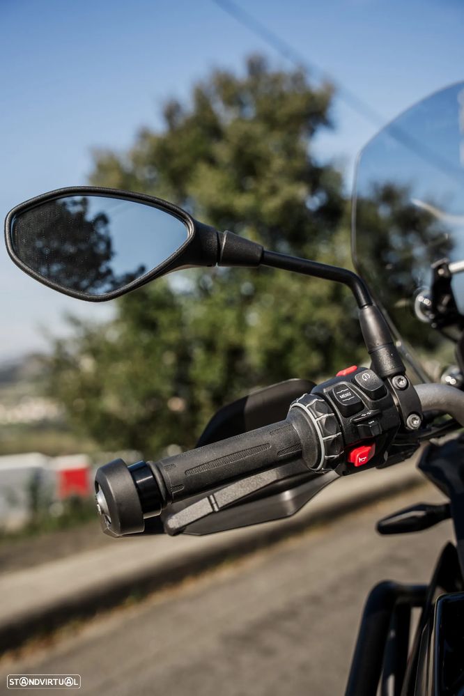 BMW F 900 GS Triple Black - 12