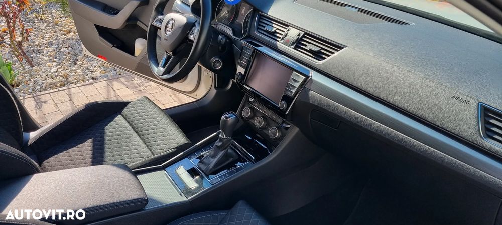 Skoda Superb 2.0 TDI DSG 4X4 Style - 12