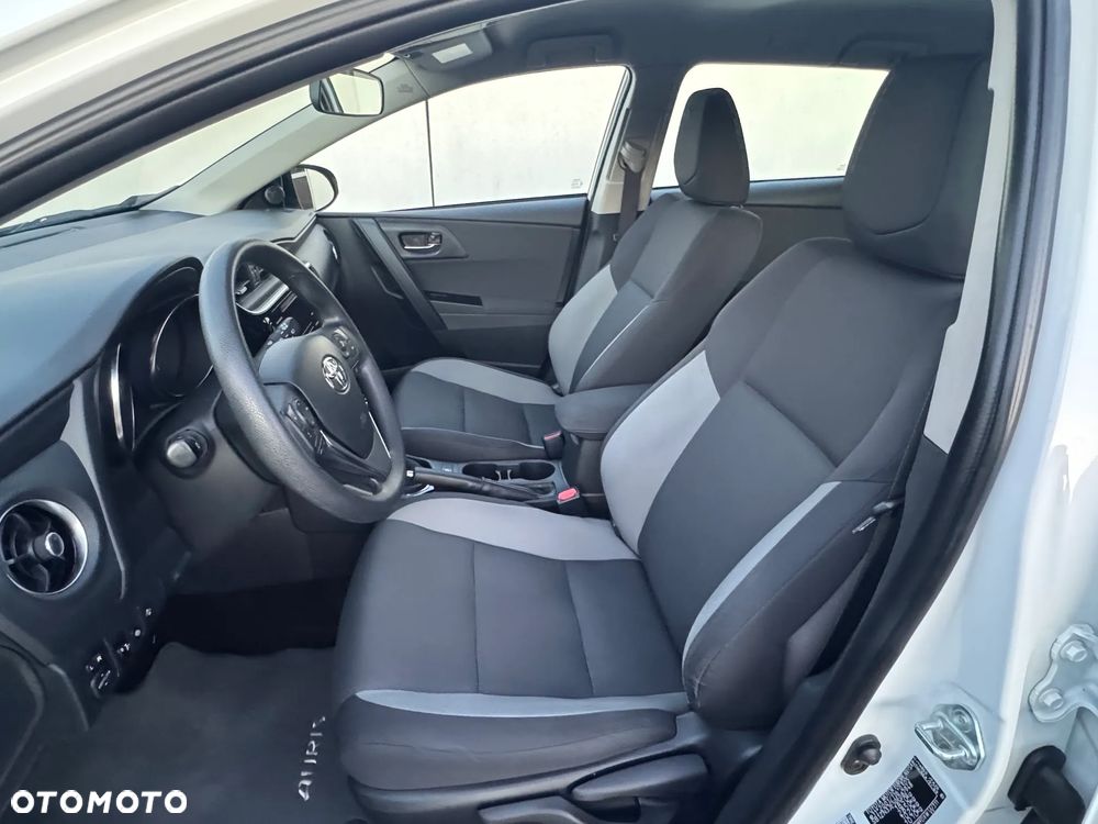 Toyota Auris 1.4 D-4D Premium - 10