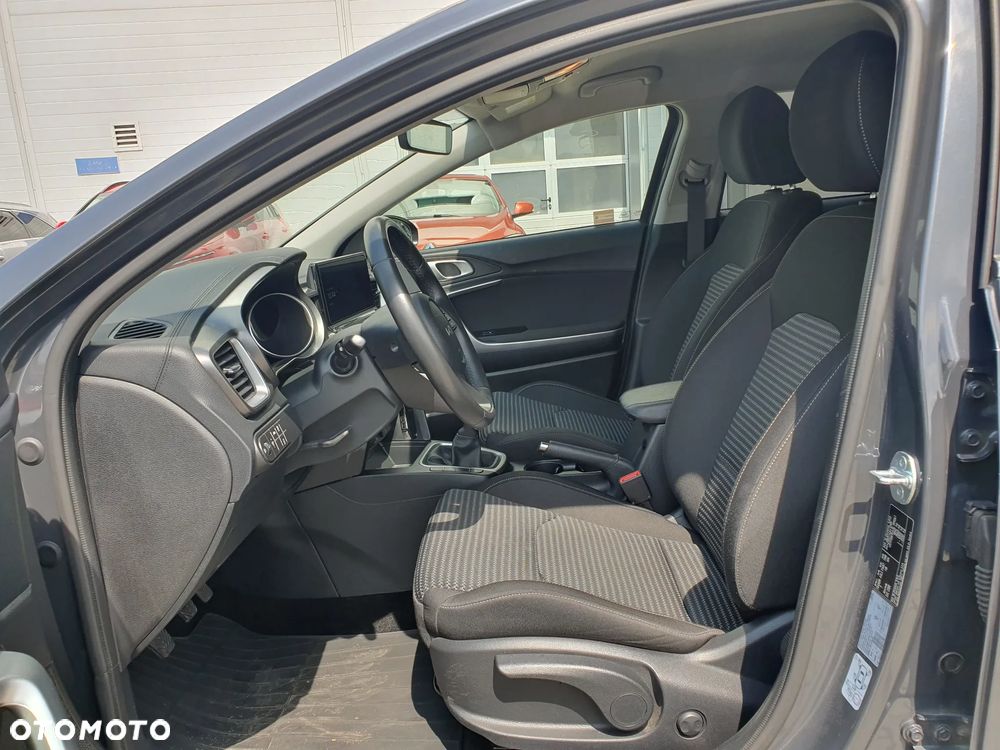 Kia Ceed 1.5 T-GDI M - 28