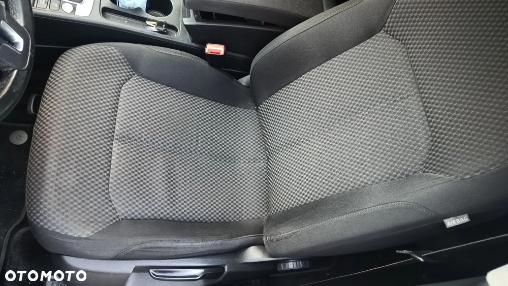 Volkswagen Passat 2.0 TDI Comfortline - 12