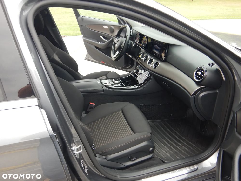 Mercedes-Benz Klasa E 220 d 9G-TRONIC Exclusive - 9