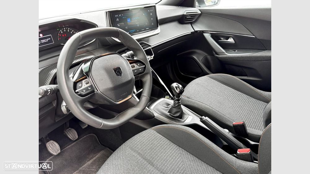 Peugeot 2008 1.2 PureTech Style - 12