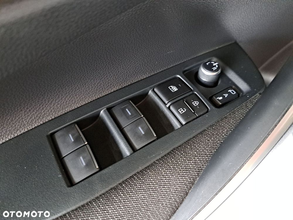 Toyota Corolla 1.8 Hybrid Comfort - 36